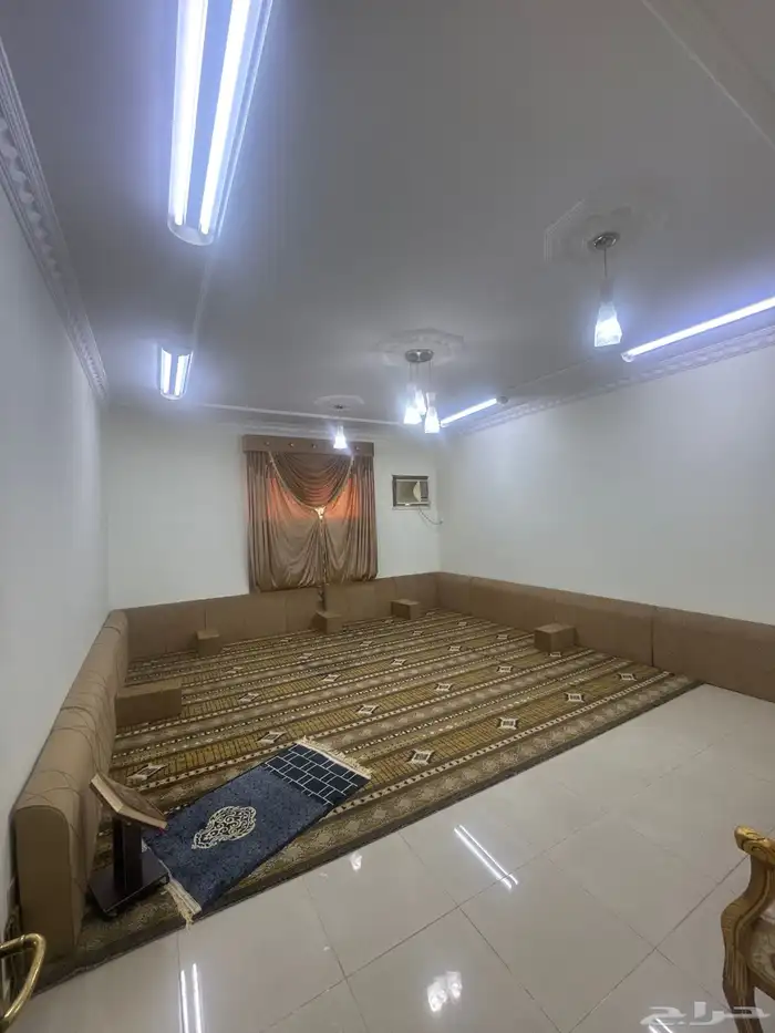 مجلس كنب وستاره وسجاده بيع مستعجل 0