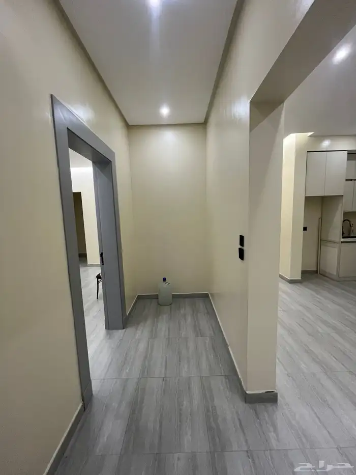 للإيجار شقة فاخرة حي النرجس 11