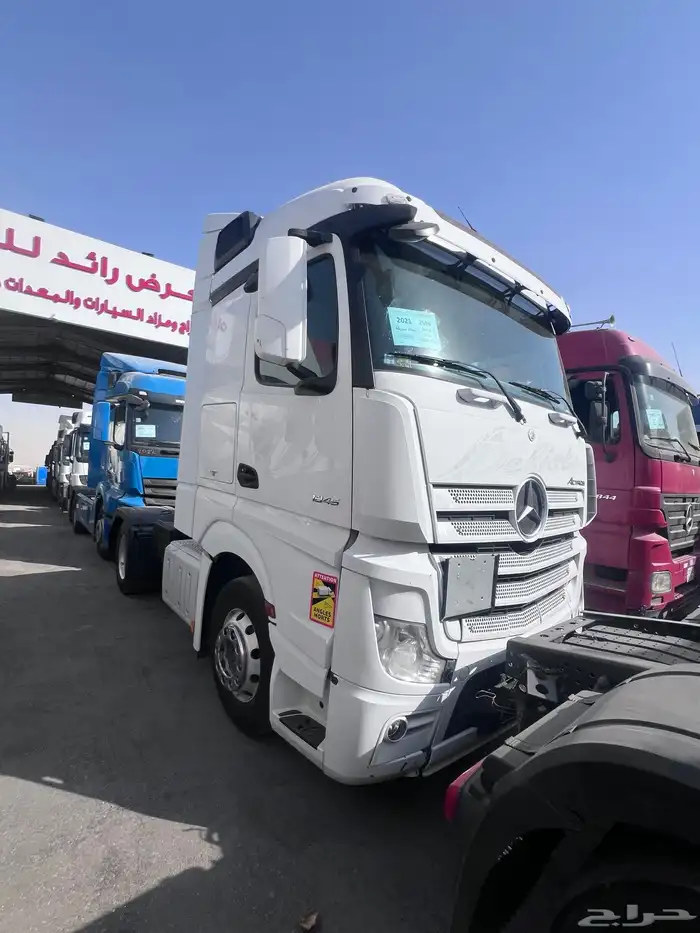 حراج معرض رائد للسيارات والشاحنات والمعدات الثقيلة 2