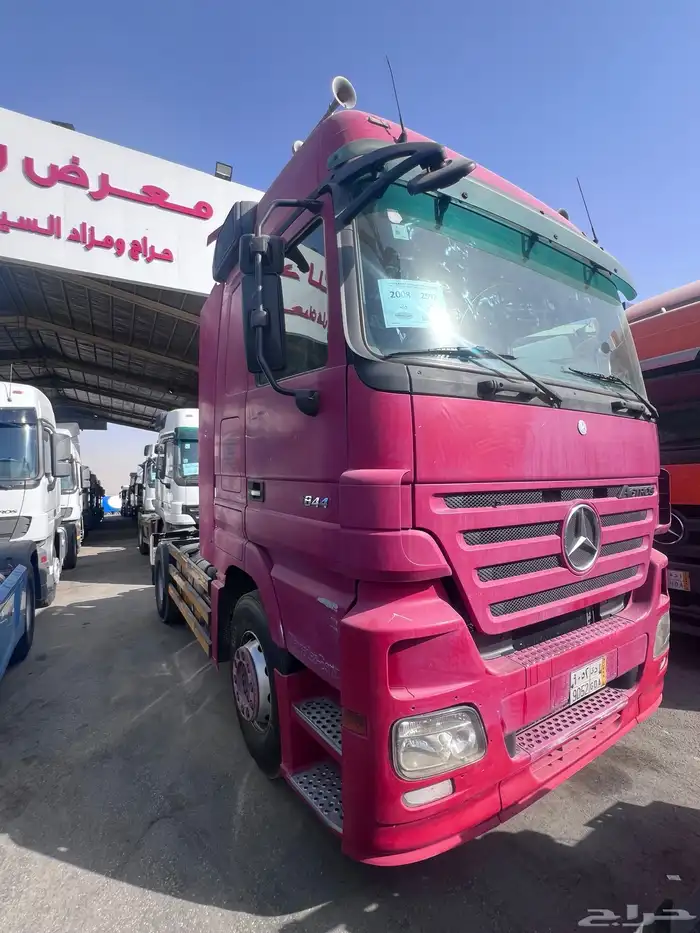 حراج معرض رائد للسيارات والشاحنات والمعدات الثقيلة 23