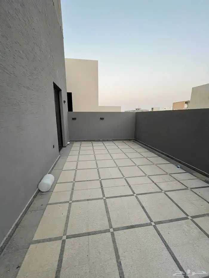 للإيجار شقة فاخرة حي النرجس 19