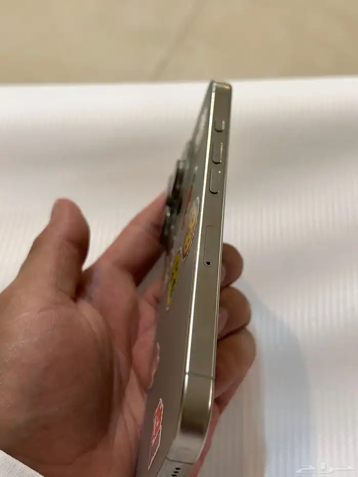 سماوي 256 iPhone 14 ايفون   ايفون 16Pro 256 تيتانيوم طبيعي 20