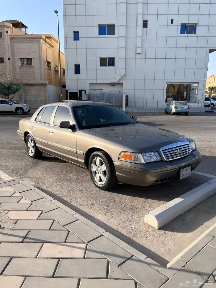 فورد فكتوريا 2006 1