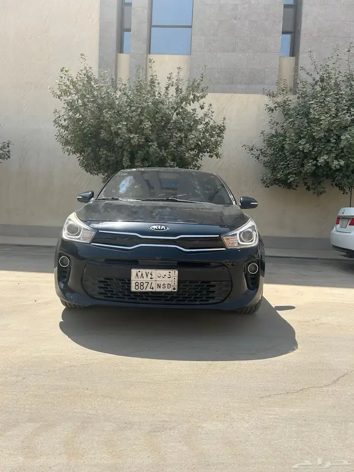كيا ريو 2018 فل كامل فتحة سقف نظيفة kia rio 2
