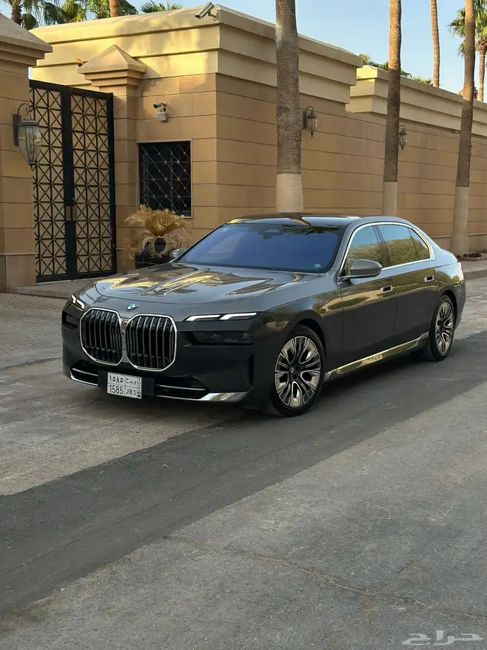 بي ام 735iL 2024 لونين ضمان وصيانه 27