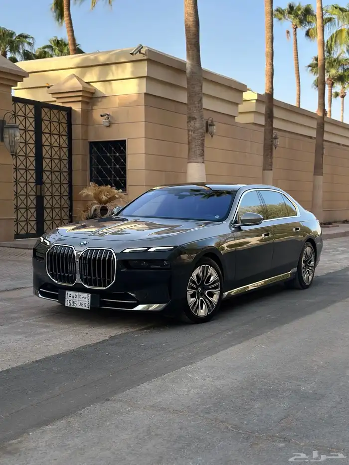 بي ام 735iL 2024 لونين ضمان وصيانه 26
