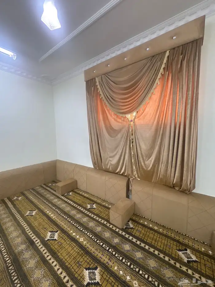 مجلس كنب وستاره وسجاده بيع مستعجل 1