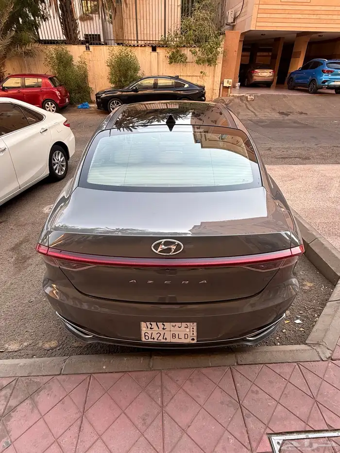 هيونداي ازيرا 8