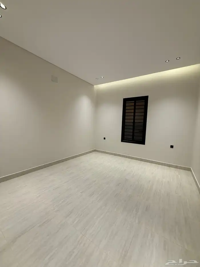 للبيع روف ارضى بالقرب من الاستاد الرياضى ابها المحاله 35