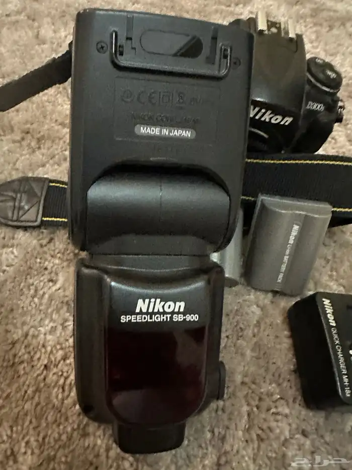 كاميرا Nikon D300s وعدسات تصوير وفلاتر وفلاش وبطاريات 7