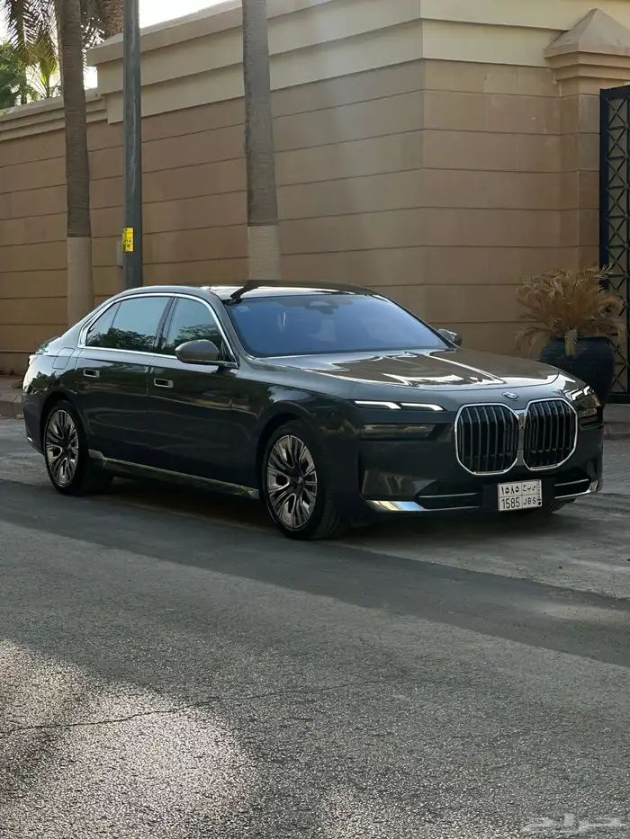 بي ام 735iL 2024 لونين ضمان وصيانه 2