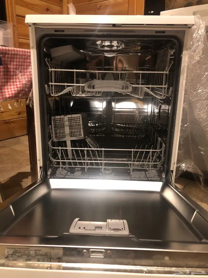 غسالة صحون بوش posch مشروطة شبه جديدة 2