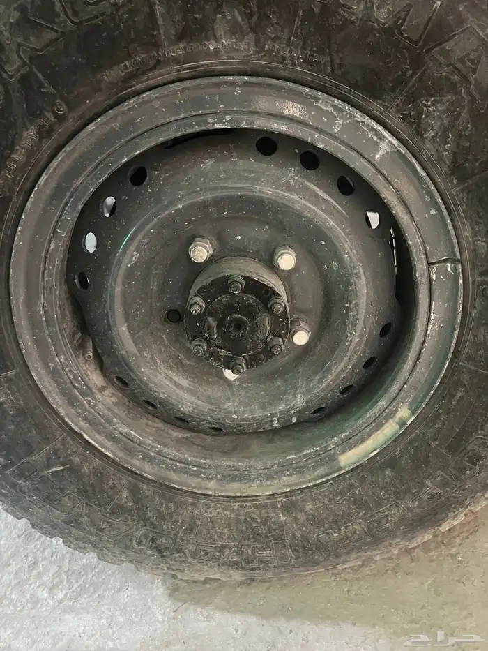 اربع جنوط جيب ربع شنبر نضيف مع سبير و حامل اسبير 2