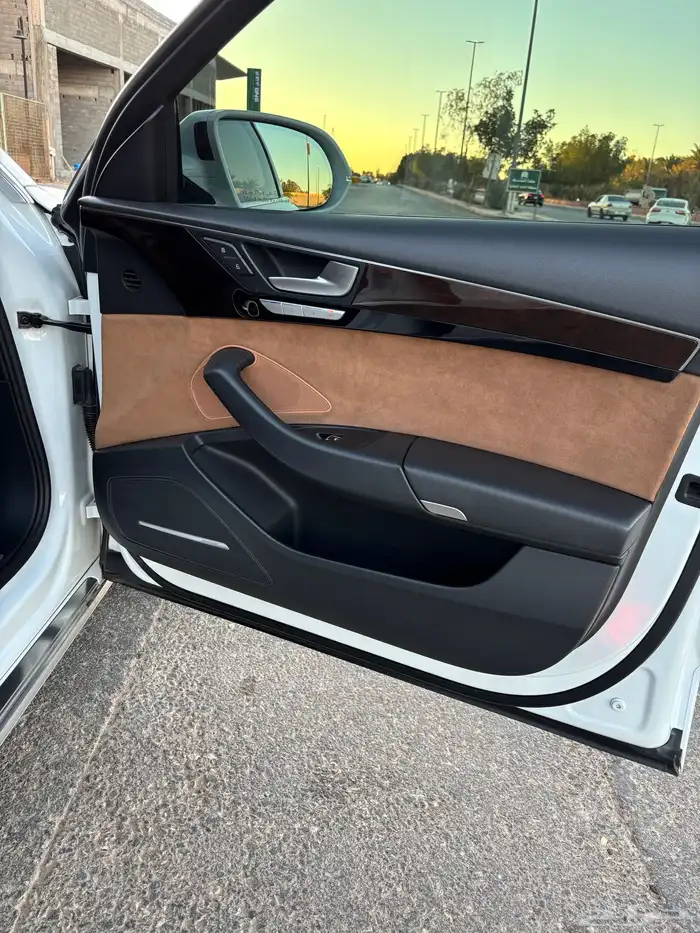 اودي A8L V8 2015 فل 18