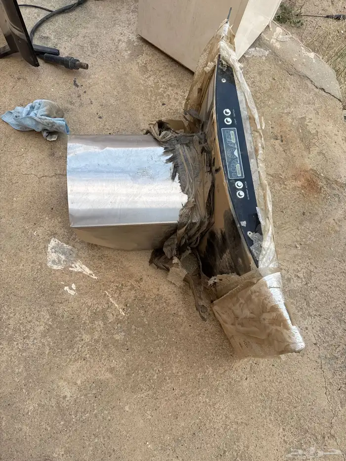 شفاط قز مطبخ نضيف بقراطيسه بس ناقصه فلتر 3