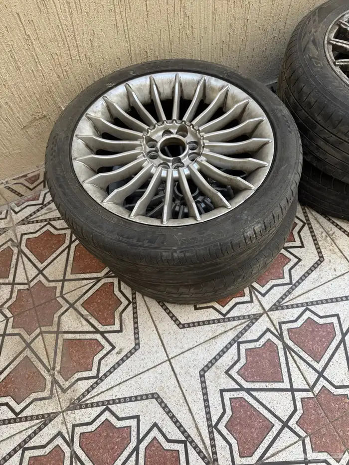 جنوط مقاس 17مع الكفرات 0