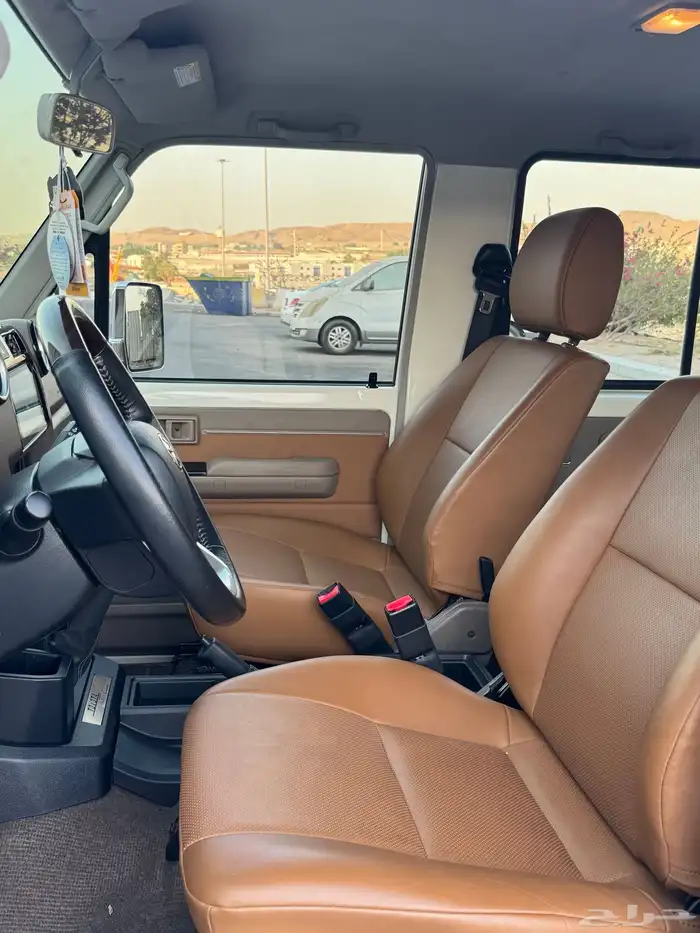 جيب ربع 2022 سبعين عام مخزن 31