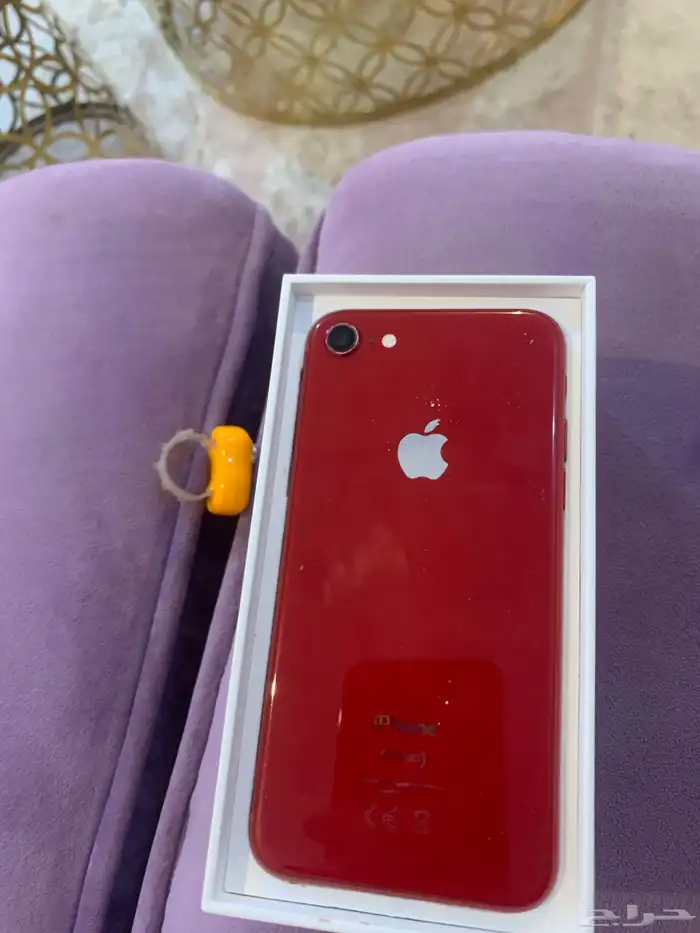 ايفون 8 مع كرتون للبيع الخراب اي سي 2