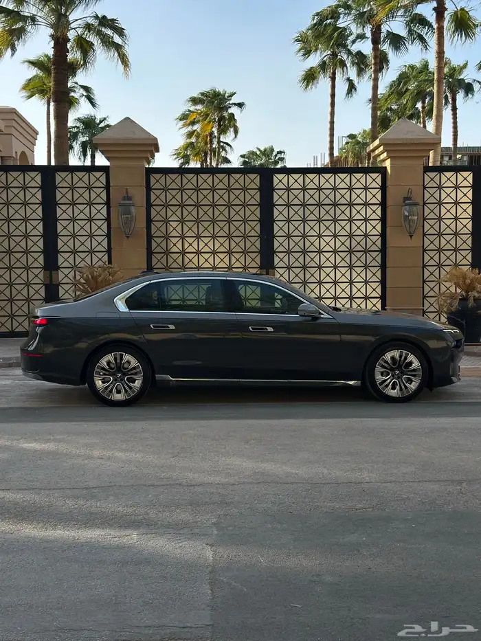 بي ام 735iL 2024 لونين ضمان وصيانه 4