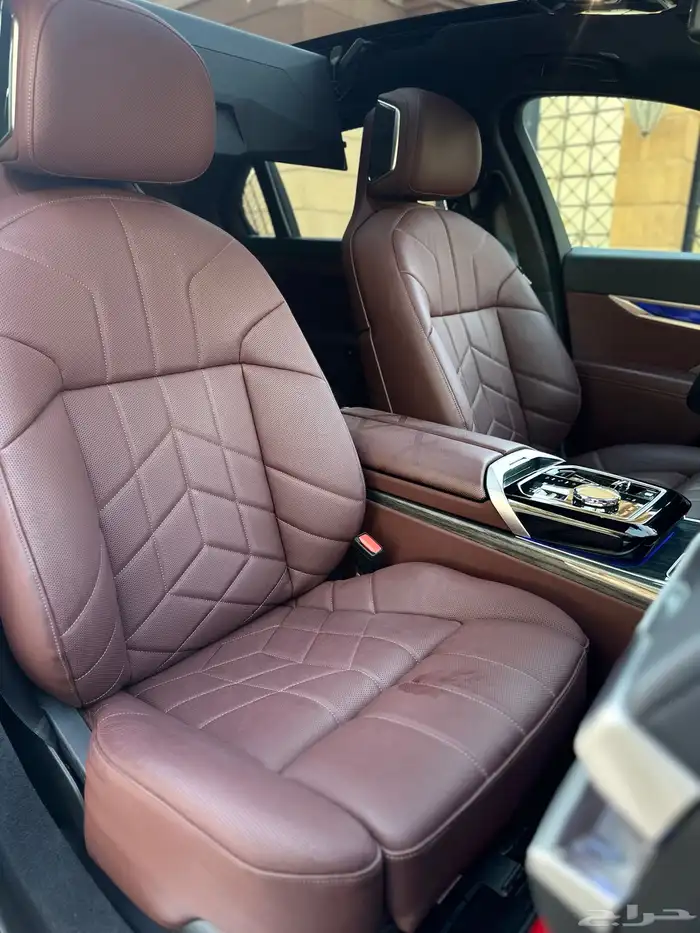 بي ام 735iL 2024 لونين ضمان وصيانه 40