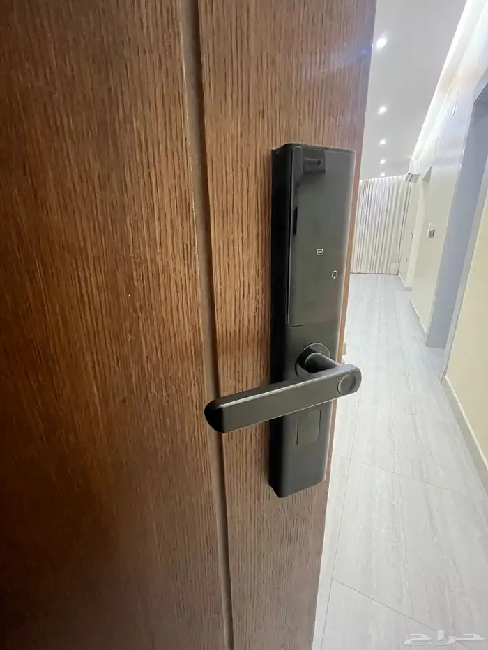 للإيجار شقة فاخرة حي النرجس 4