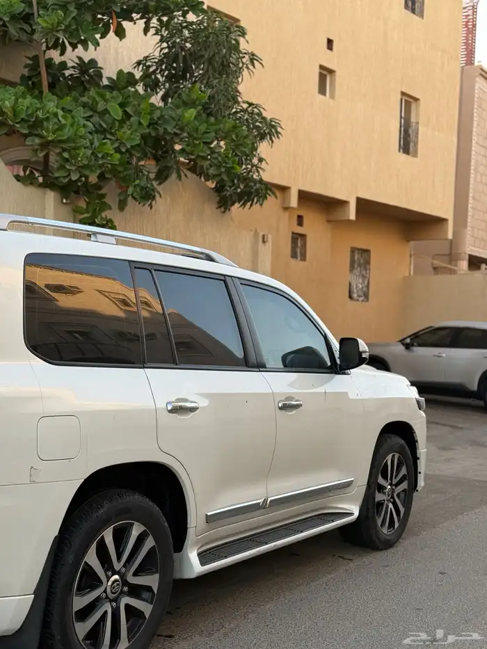 لاندكروزر تورنق 2019 10