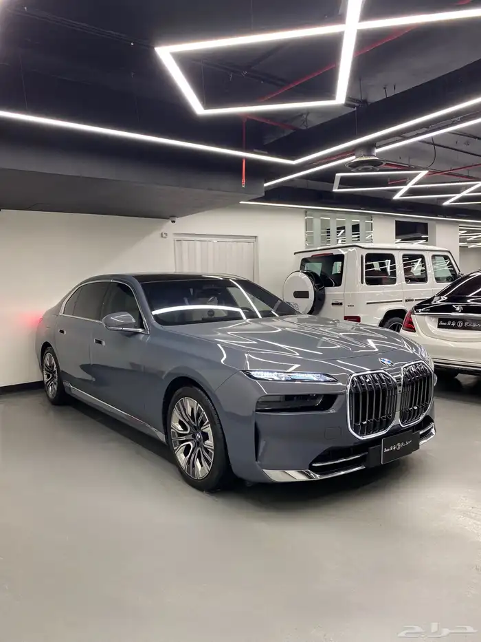 بي ام دبليو 735i 2