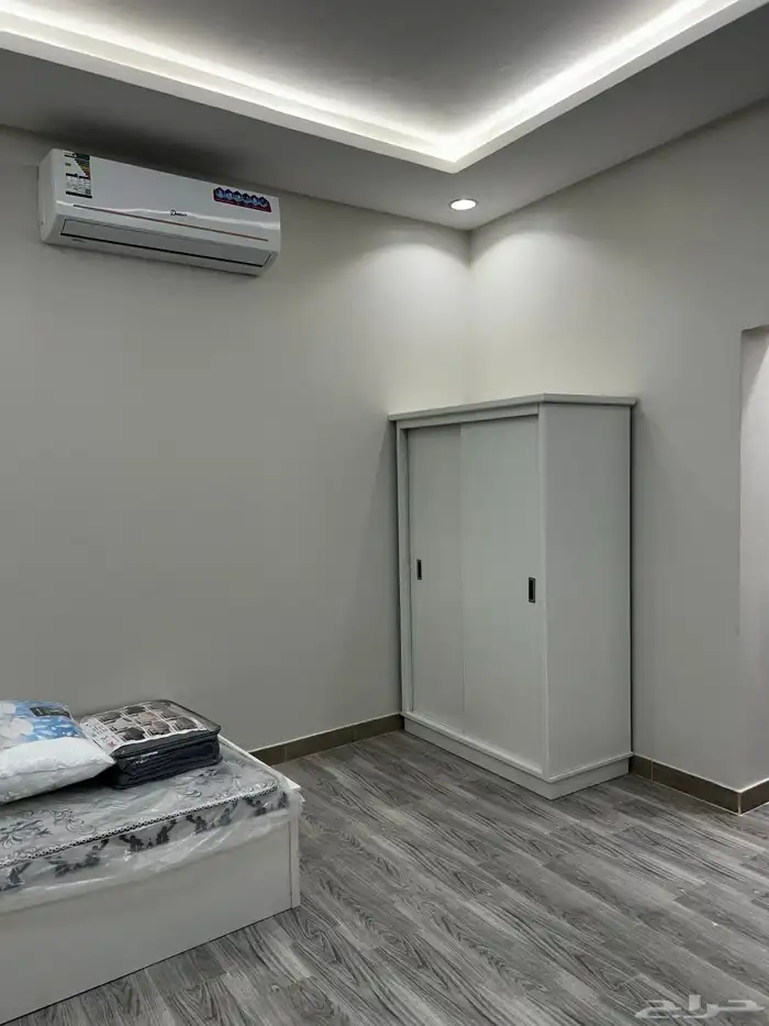 غرف عزاب فاخرة للإيجار 1