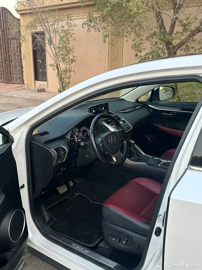 لكزس 2020 NX300 سعودي فل كامل اعلى فئة ( مخززن )ممشى قليل . 17