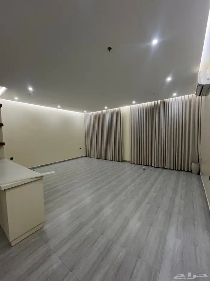 للإيجار شقة فاخرة حي النرجس 8