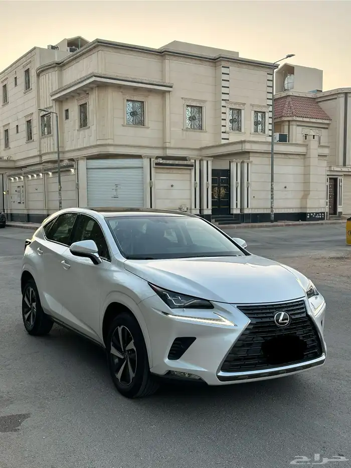 لكزس 2020 NX300 سعودي فل كامل اعلى فئة ( مخززن )ممشى قليل . 5