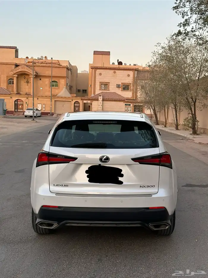 لكزس 2020 NX300 سعودي فل كامل اعلى فئة ( مخززن )ممشى قليل . 4