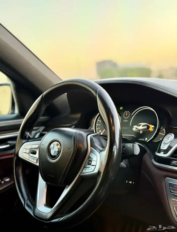 بي ام 730 فل كامل نضيفة جداا 13