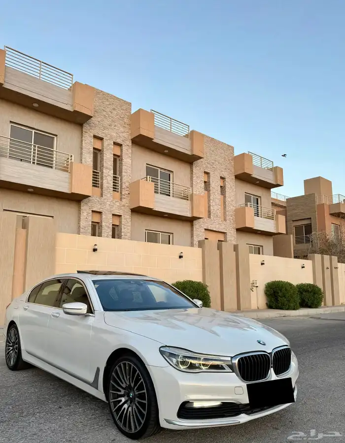 بي ام 730 فل كامل نضيفة جداا 1