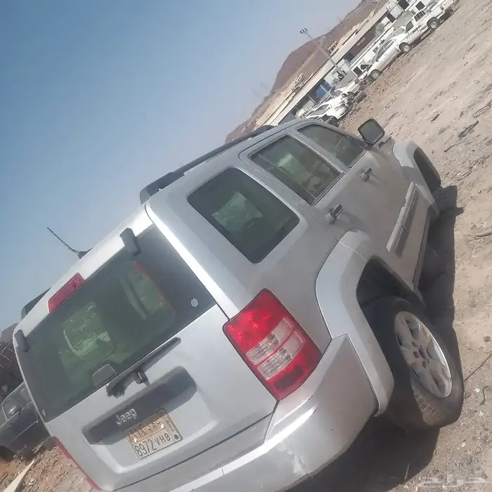 جيب شروكي 2012 للبيع قطع غيار بيع قطع 3
