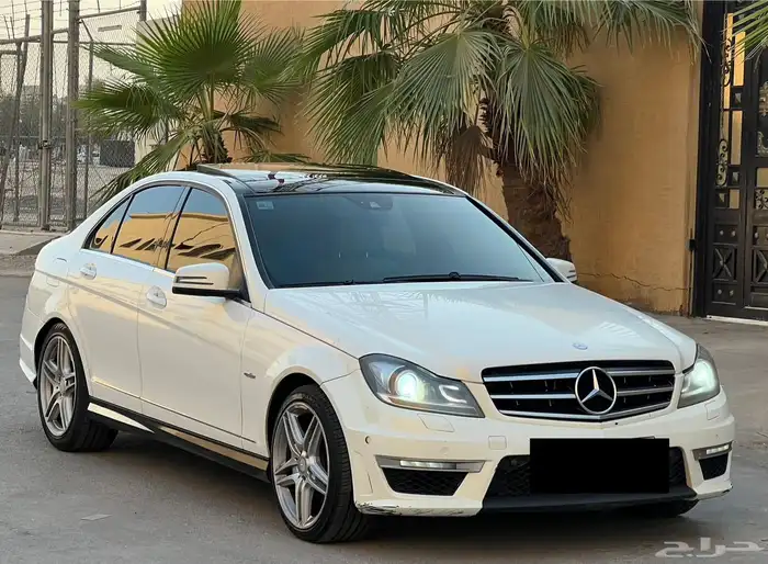 مرسيدس C300 2012 (بحالة ممتازة) 2