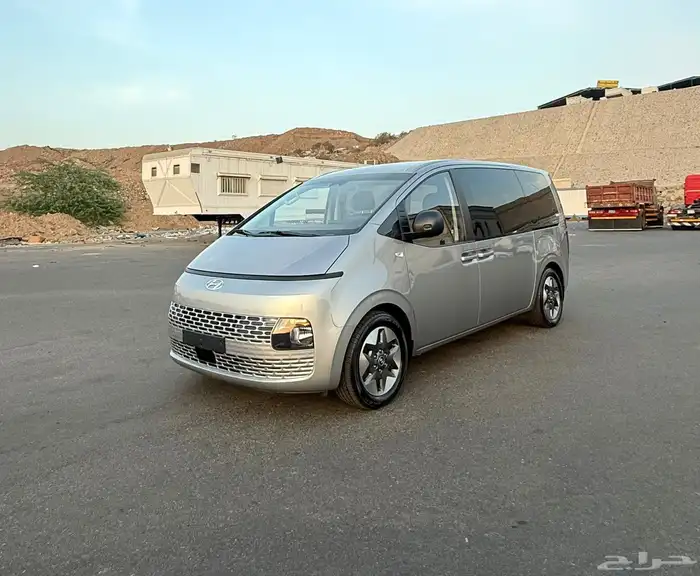 هونداي استاريا 2022 ديزل 12 راكب شبه جديد للبيع 0
