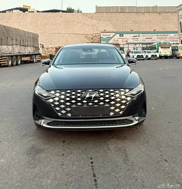 هونداي ازيرا 2021 ( 6 سلندر ) فل كامل شبه جديدة للبيع 1