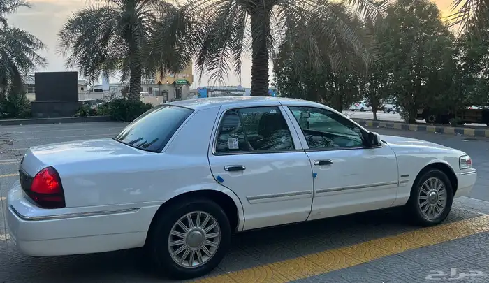فورد جراند ماركيز 2011 امريكي 7