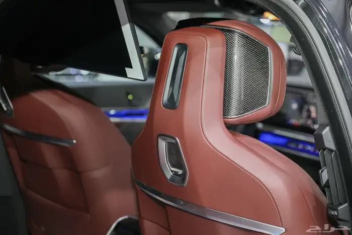 بي ام دبليو 735i 2026 11