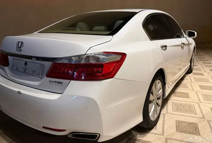 هوندا أكورد 2015   مالك أول   ممشى 208k 4