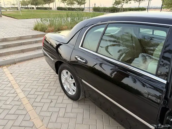 لينكون تاون كار 2011 عداد 59 الف كيلو 15