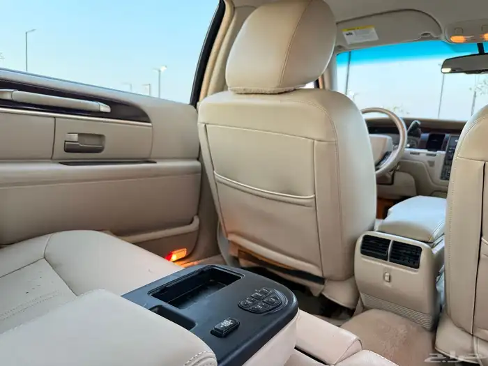 لينكون تاون كار 2011 عداد 59 الف كيلو 68