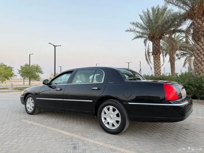 لينكون تاون كار 2011 عداد 59 الف كيلو 32