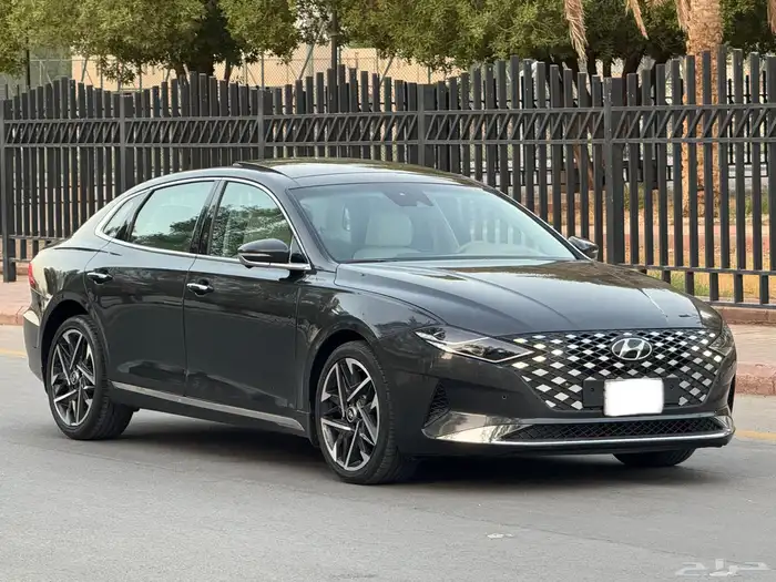 هواندي ازيرا بريميوم 2023 9