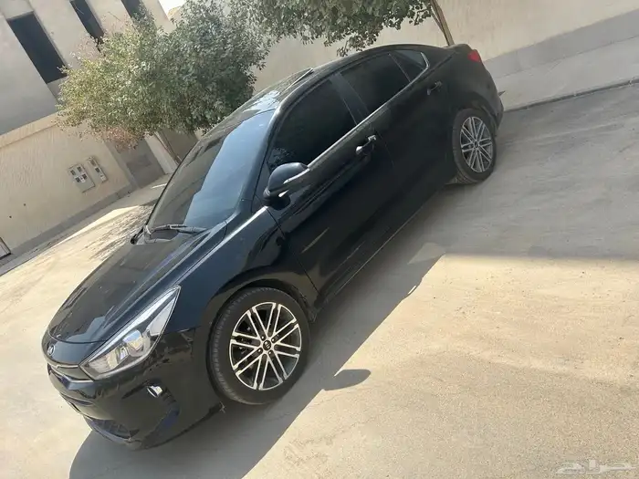 كيا ريو 2018 فل كامل فتحة سقف نظيفة kia rio 1
