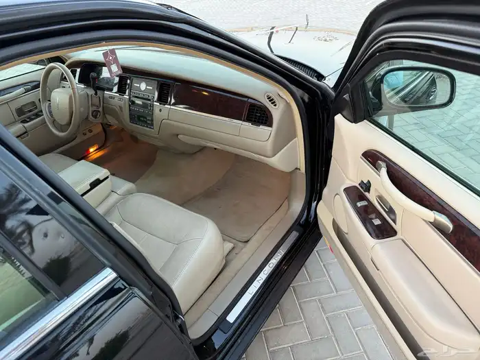 لينكون تاون كار 2011 عداد 59 الف كيلو 54