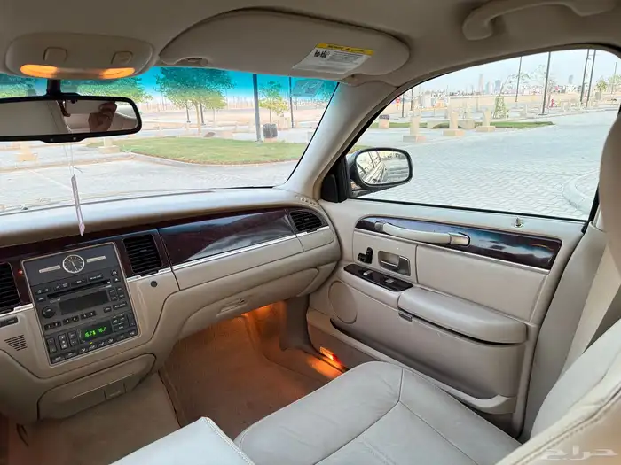 لينكون تاون كار 2011 عداد 59 الف كيلو 59