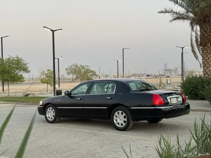 لينكون تاون كار 2011 عداد 59 الف كيلو 14