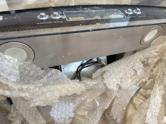 شفاط قز مطبخ نضيف بقراطيسه بس ناقصه فلتر 4